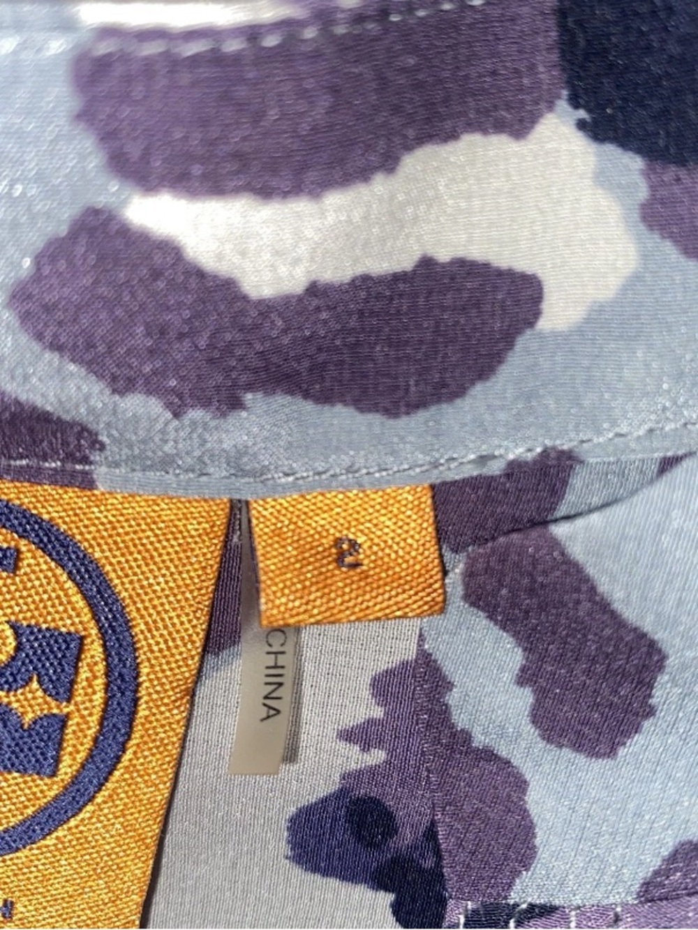 Tory Burch Womens Blouse Size 2 Blue Leopard Print Silk V Neck Tunic Shirt C1 - Picture 8 of 13
